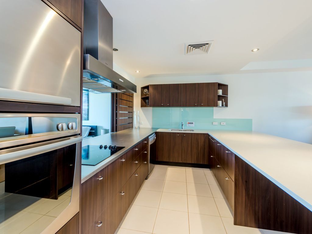 Stylish Beach Side Apartment - Unit 5 - 33 Lorikeet Drive