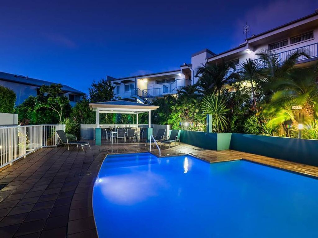 3BR Coolum Beach Escape 🌴Deck😎Pool💦Spa🎾Tennis