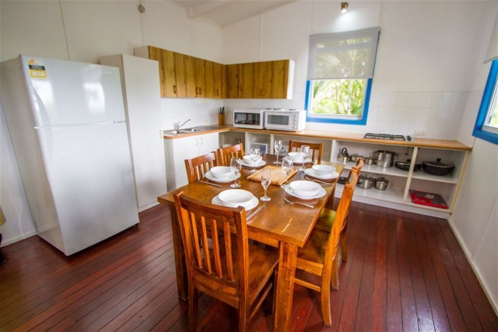 Sunset Villa - Enjoy Front row Seats for Sunsets Over the Water, Walk to the Pub, Beach & Cafes