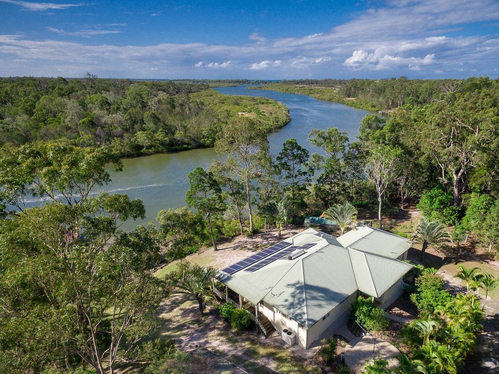 Toogoom Retreat - Waterfront-3br-jetty-boat Ramp-aircon-acreage- Pet Friendly