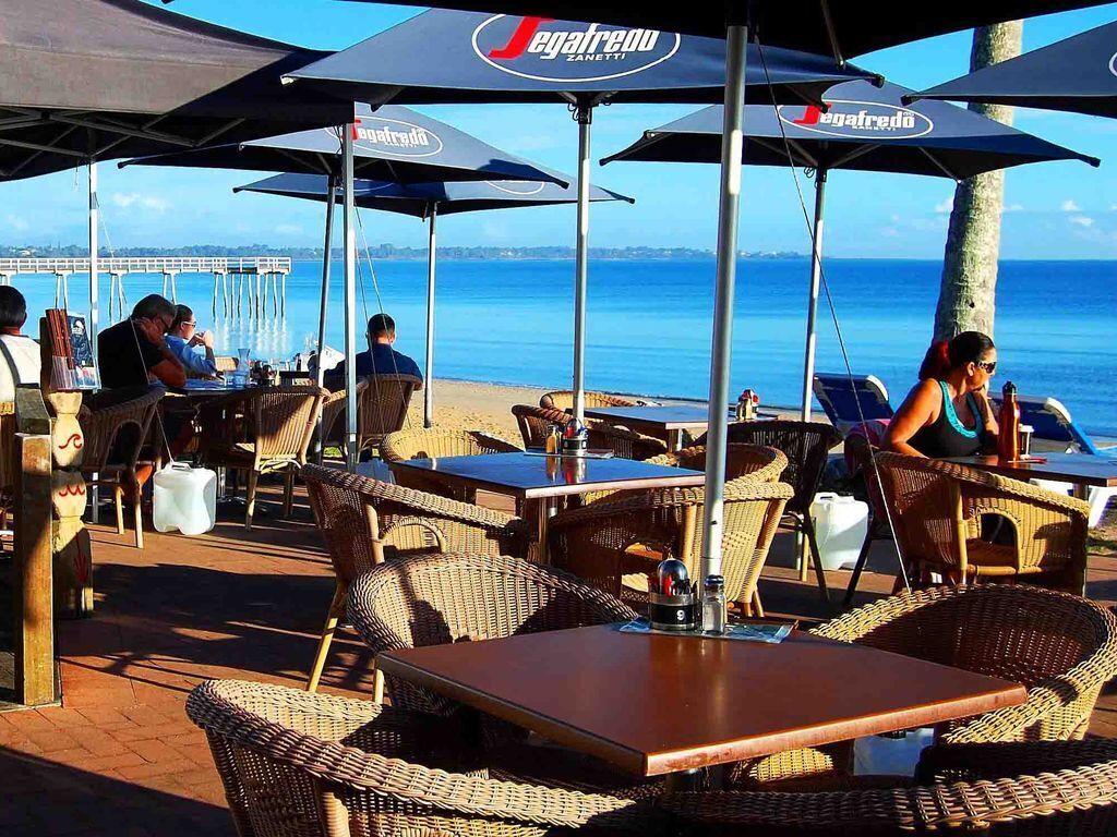 Garden View Apartment Opposite The Beach