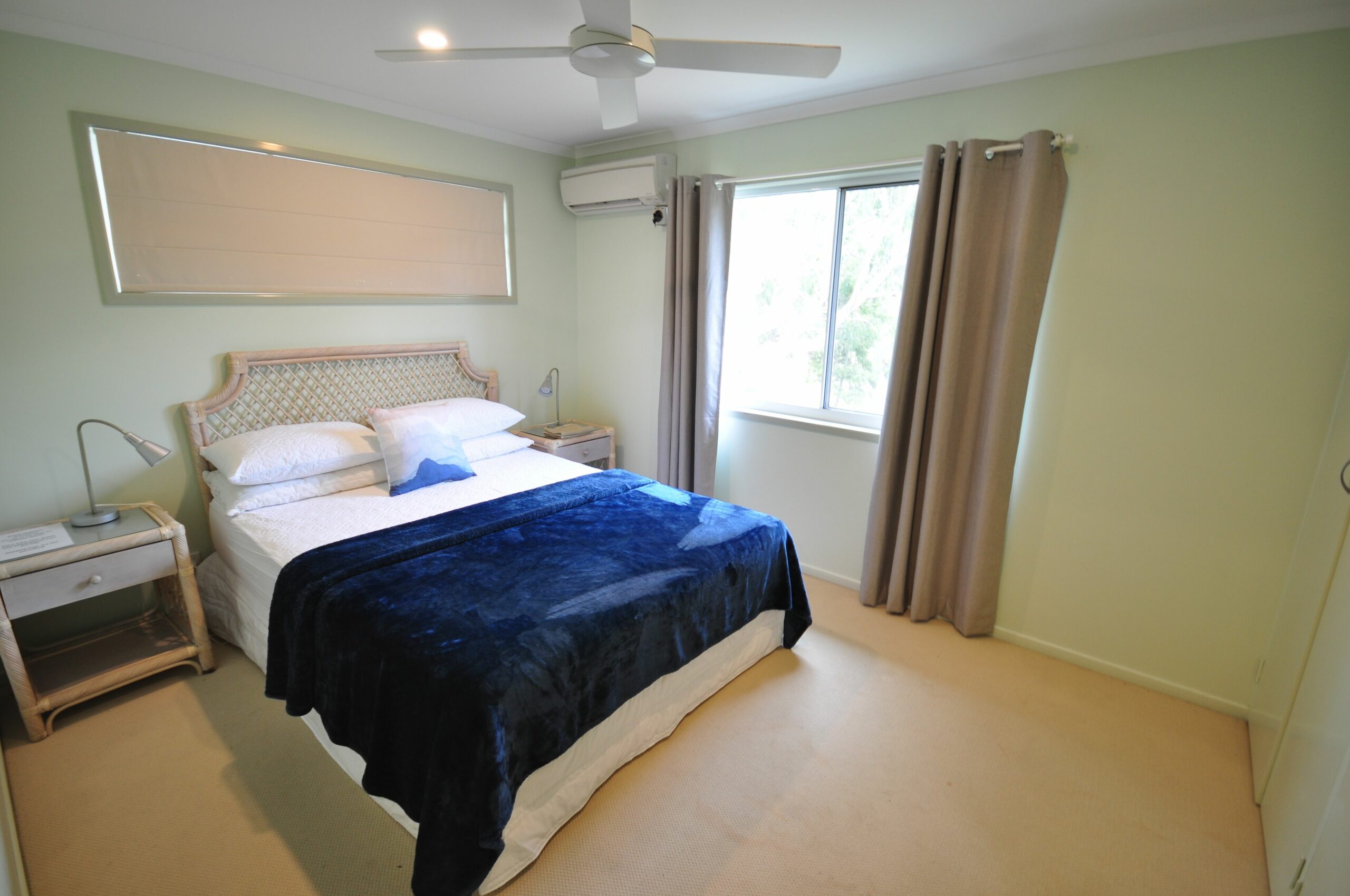 Fins - Happy Valley, Fraser Island - 5 Bedroom 4 Bath 2 Kitchen Free Wifi