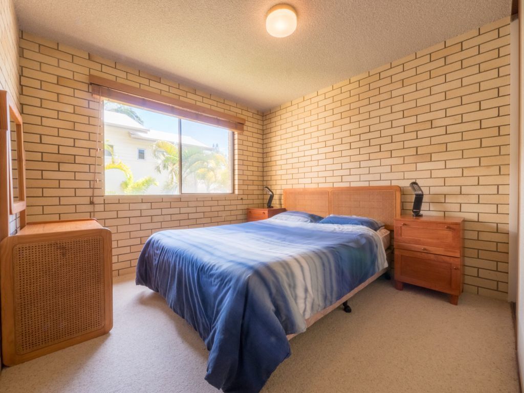 Golden Shores Unit 3, 21 Landsborough Parade