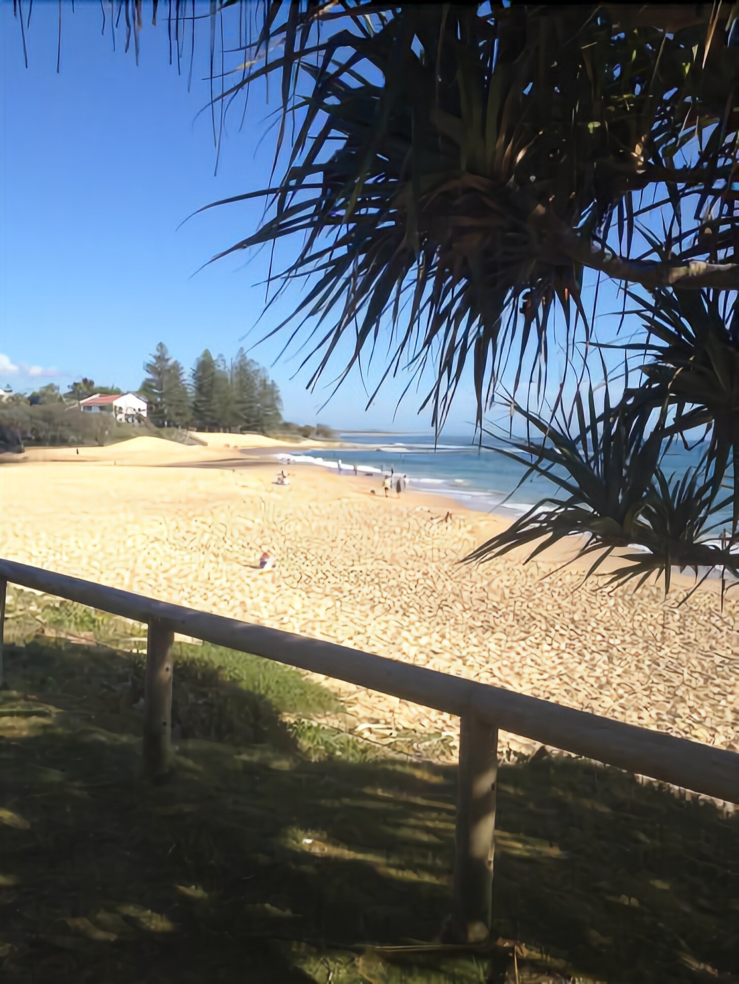 Spacious Beach House in Beautiful Dicky Beach, Caloundra