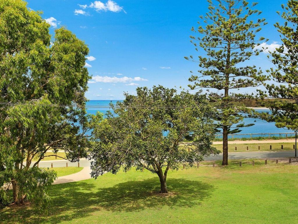 Golden Shores Unit 3, 21 Landsborough Parade