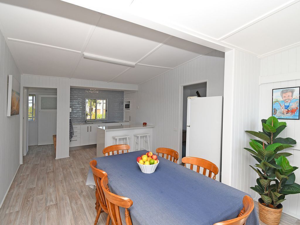 Bazza's Beach House - Riverfront - 3BR - Renovated