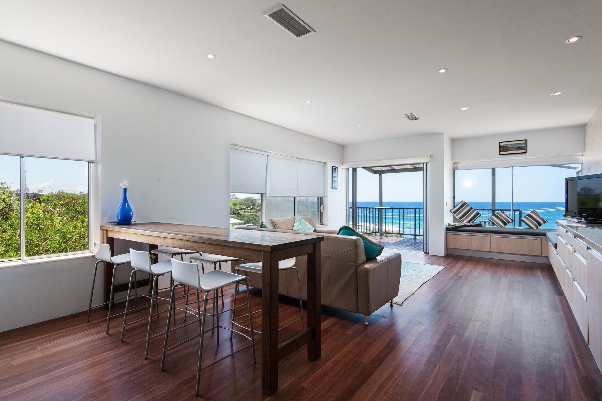 Wake up to Stunning Views Overlooking Coolum Beach