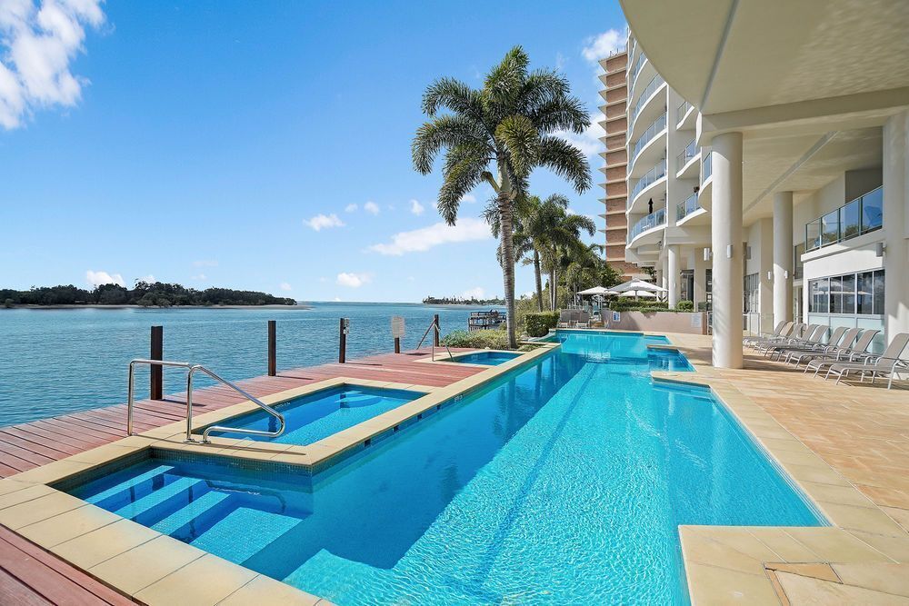 Luxury Waterfront Views! Maroochydore! Free Wifinetflixparkingwine