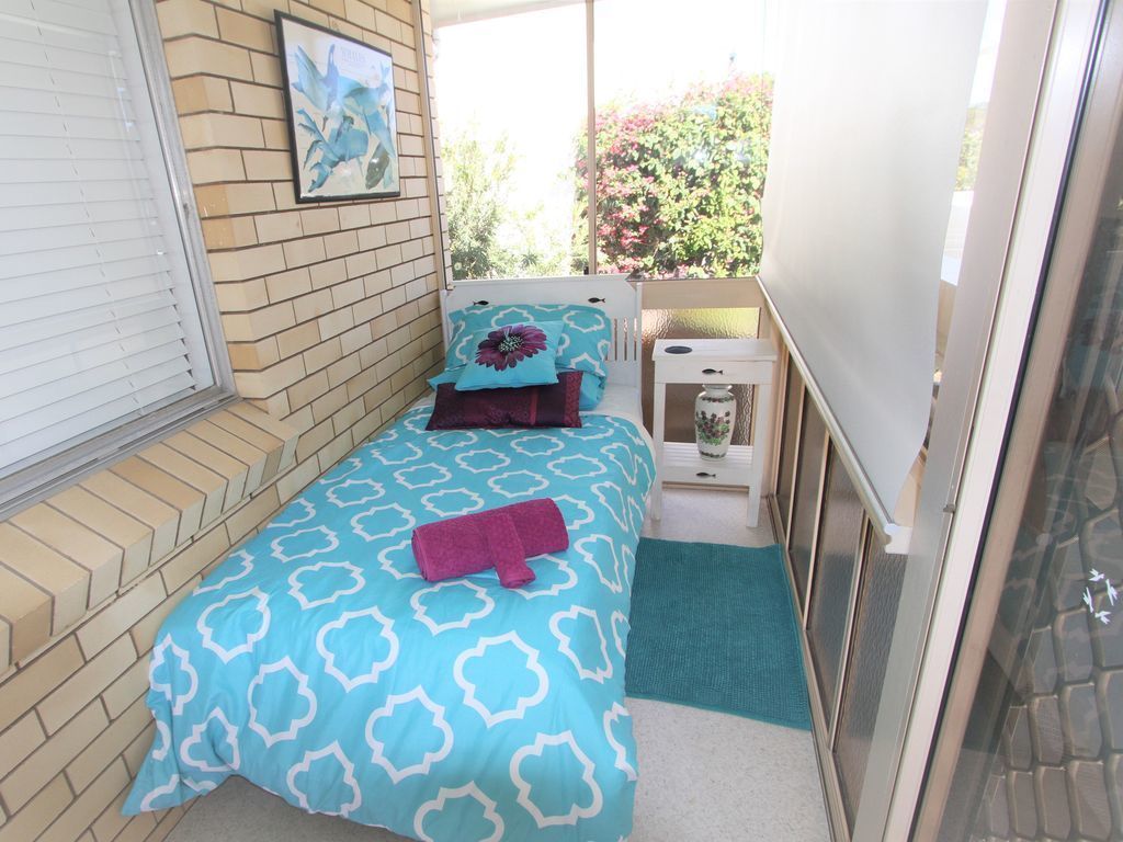 Moffat Beach House 3 Minute Walk: Cafes, Brewery, Park, Beach, Pool, A/c, Pets!