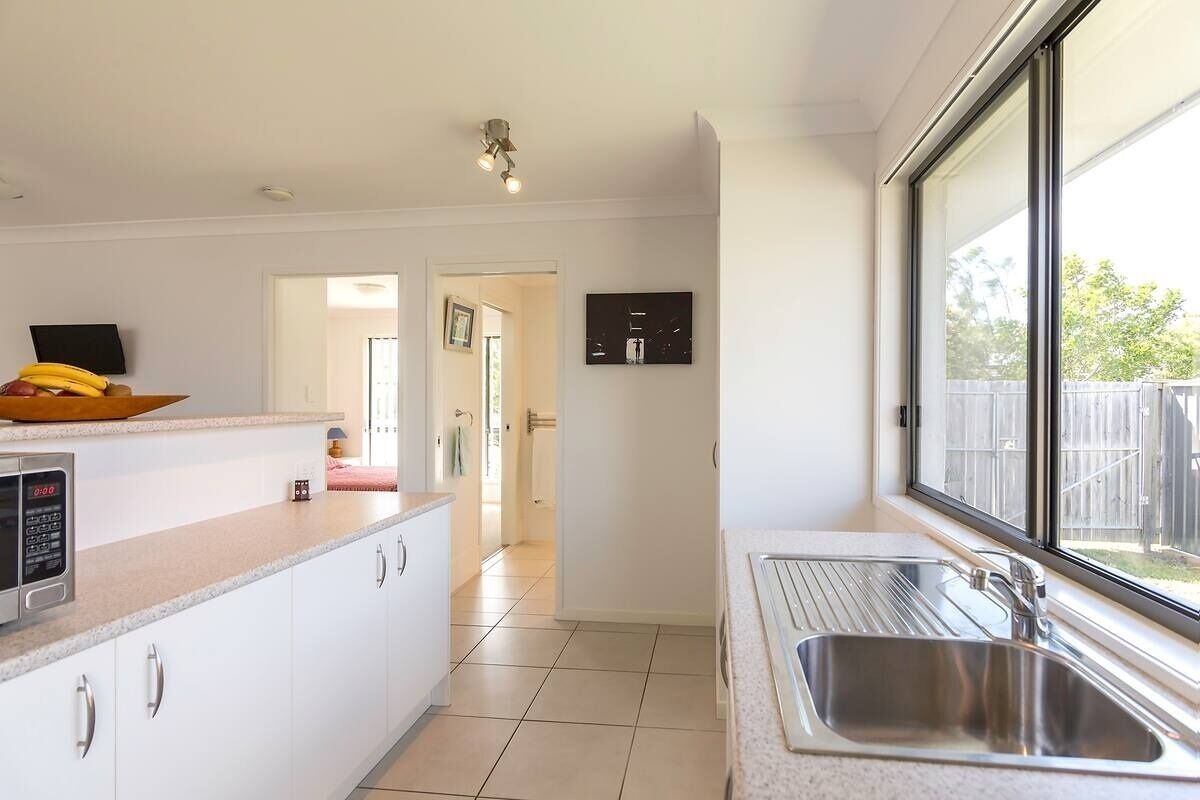 Beerwah Ideal 2 Bed Apartment - Pet Friendly and 5 Minutes to Australia Zoo