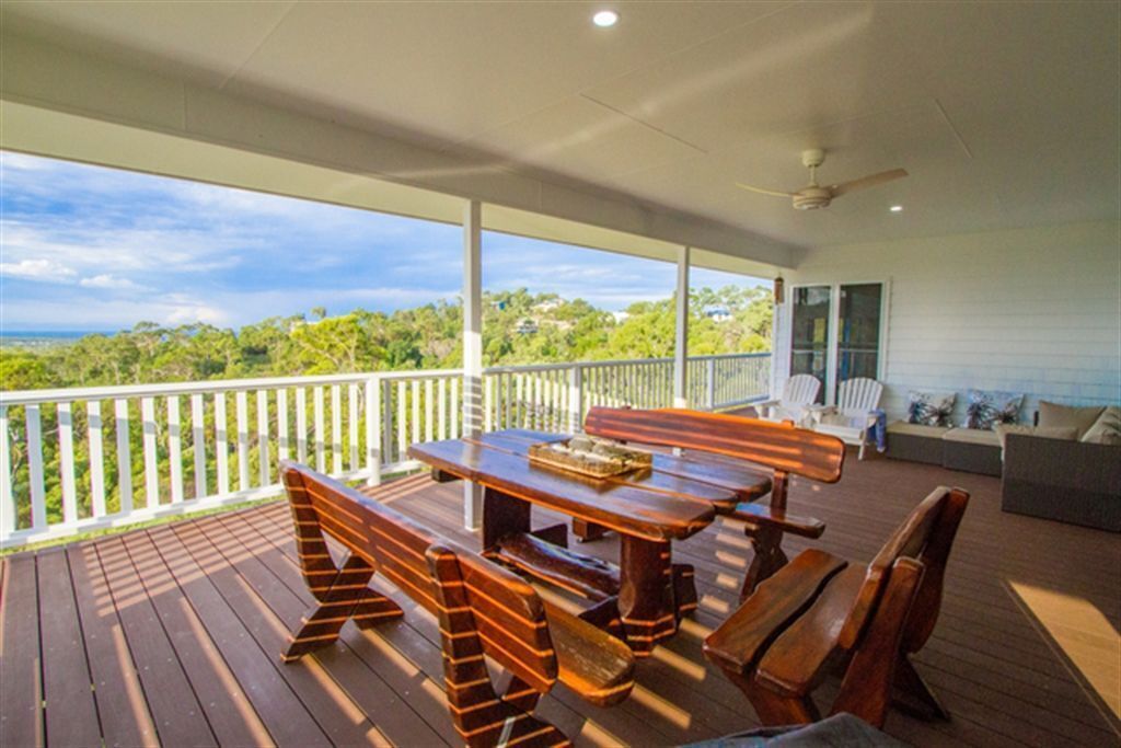 The Boat House – Luxury 3 Bedroom Hampton Style Beach House With Stunning Ocean & Hinterland Views