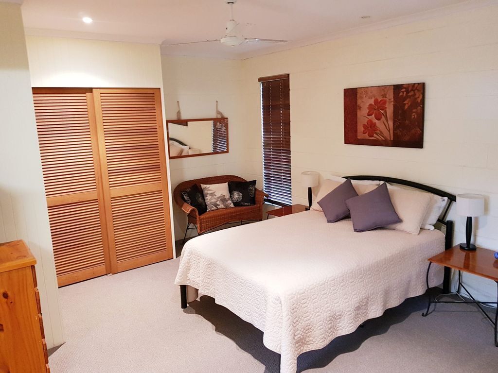 Tropic Tide - Toogoom- Beachfront- 3br- Pets Welcome