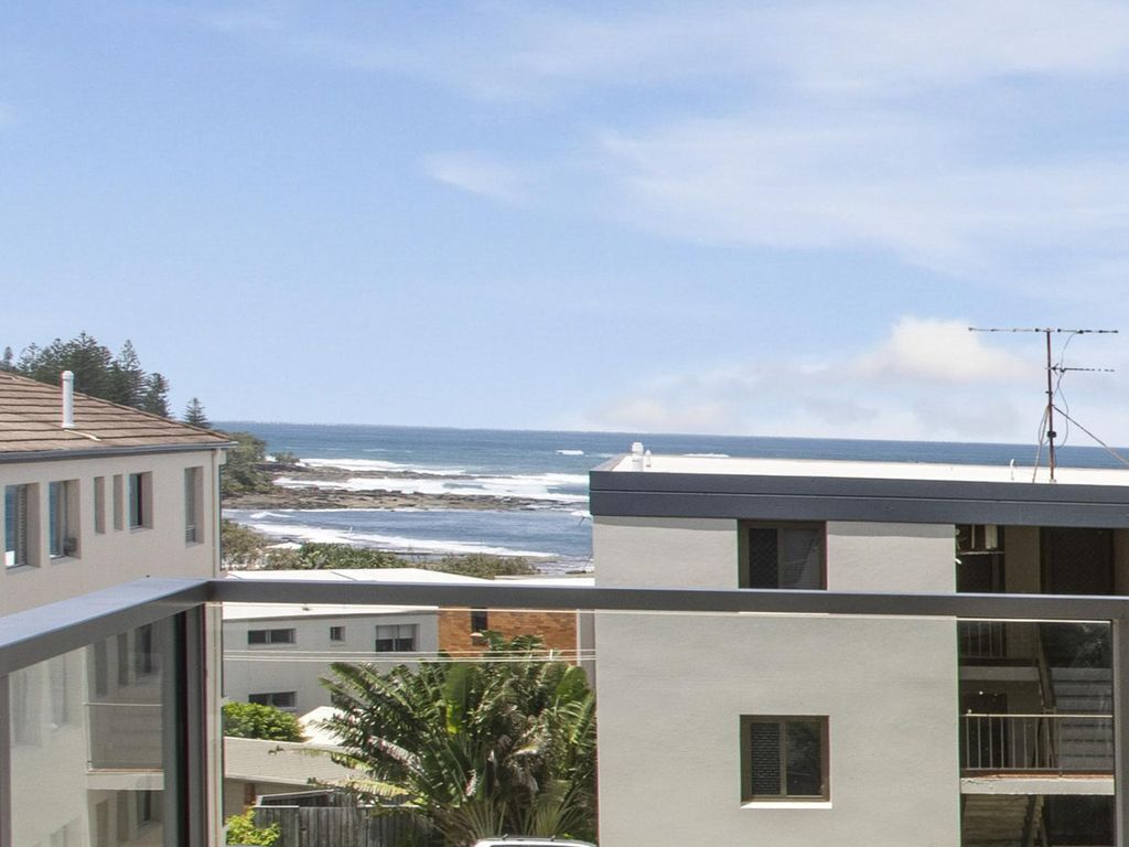 Stunning 3-bed Unit With Parking and Pool Near Beach