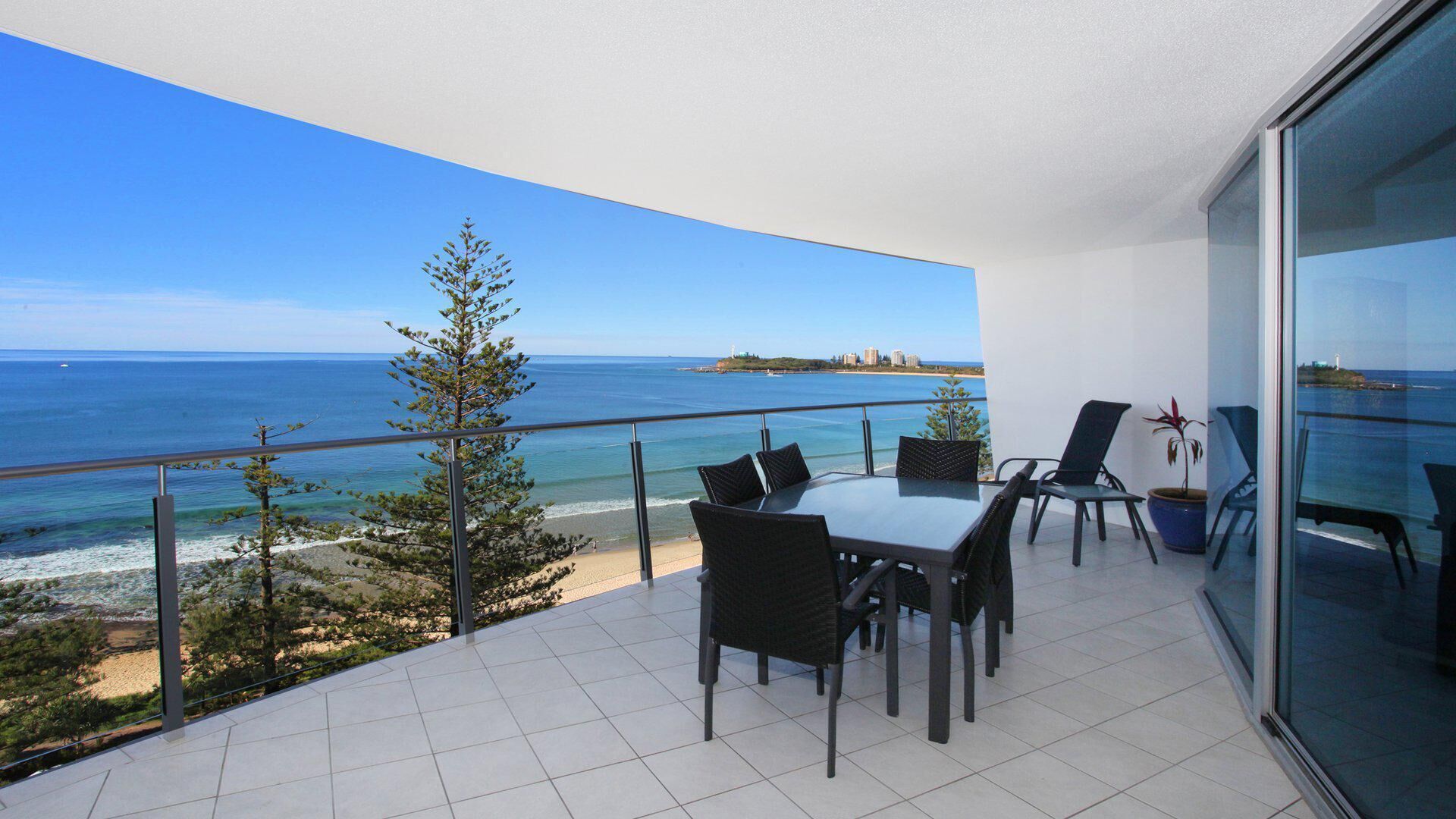 Sirocco 906 – Two Bedroom Unit located at the front of Mooloolaba Esplanade