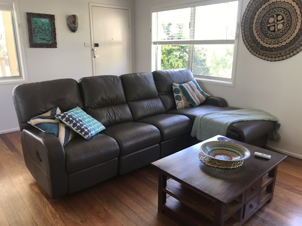 Moffat Beach House 3 Minute Walk: Cafes, Brewery, Park, Beach, Pool, A/c, Pets!