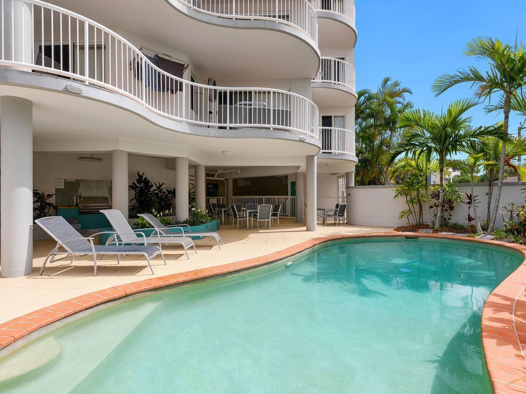 2BR Coolum Beach Rooftop Deckspa Tennis Pool