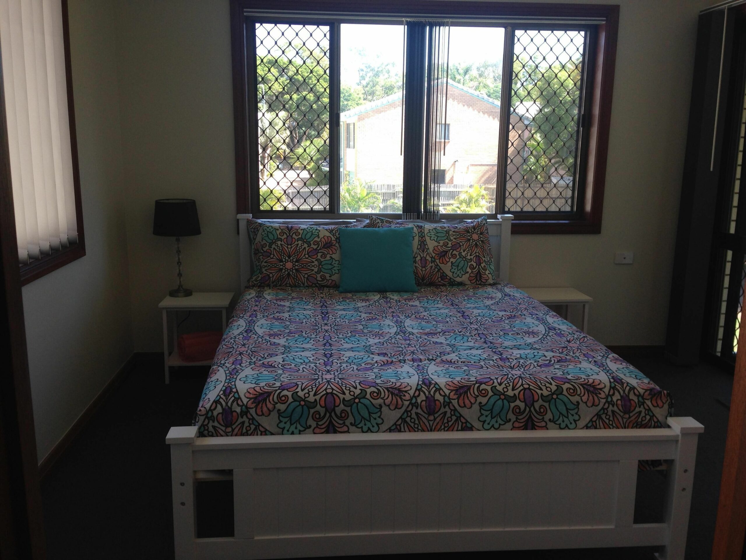 Beachside Retreat on Freshwater St,  one street from the Beachfront. Free wifi