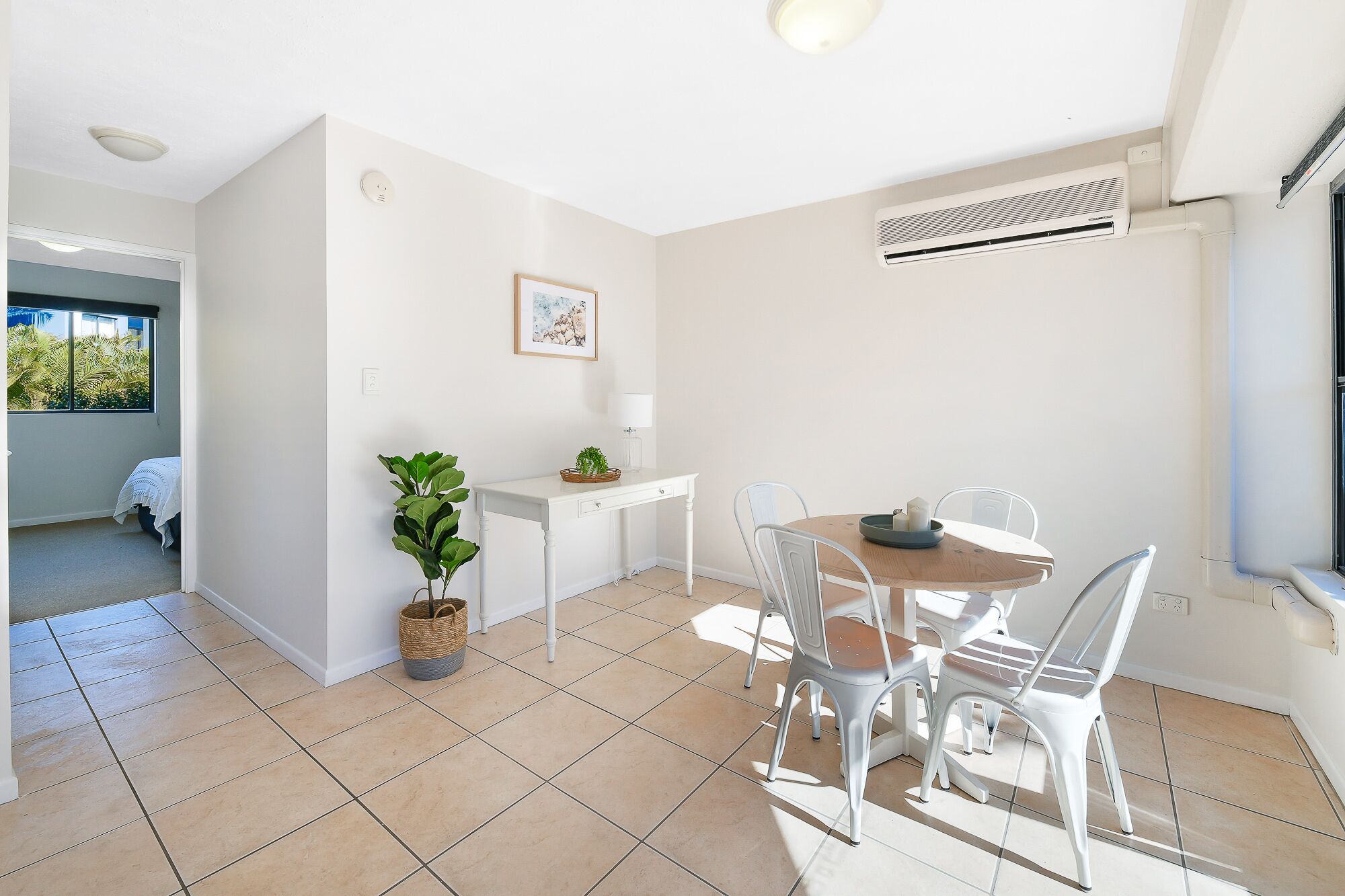 Sunshine Coast Beach Apartment - opposite Dicky Beach