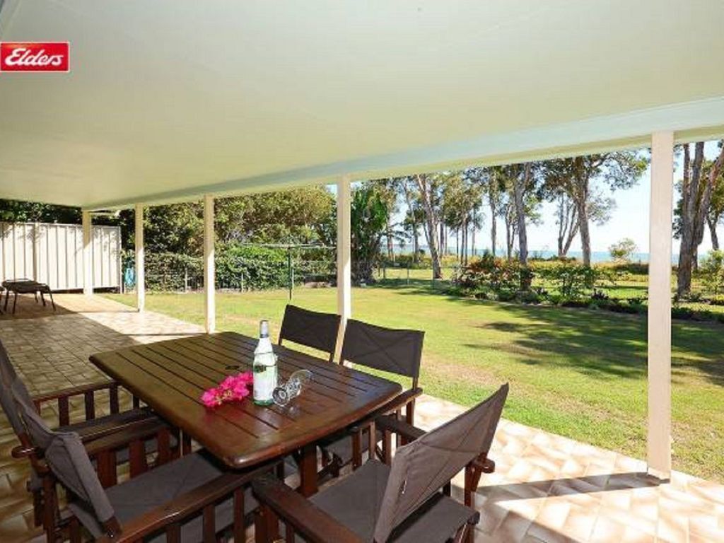 Bay Vista - Burrum Heads- Beachfront- 3 Br-aircon-pets Welcome