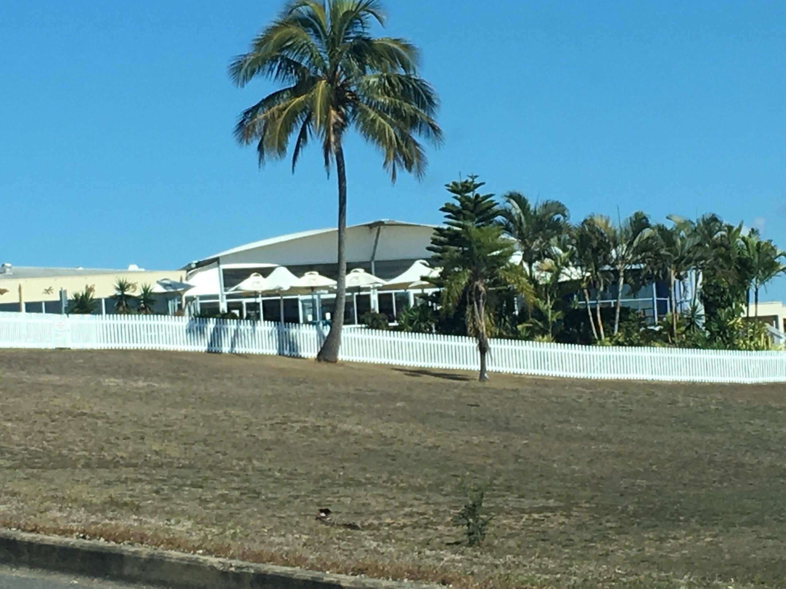 BEACH AVE - WALK TO BEACH, SHOPS & TAVERN