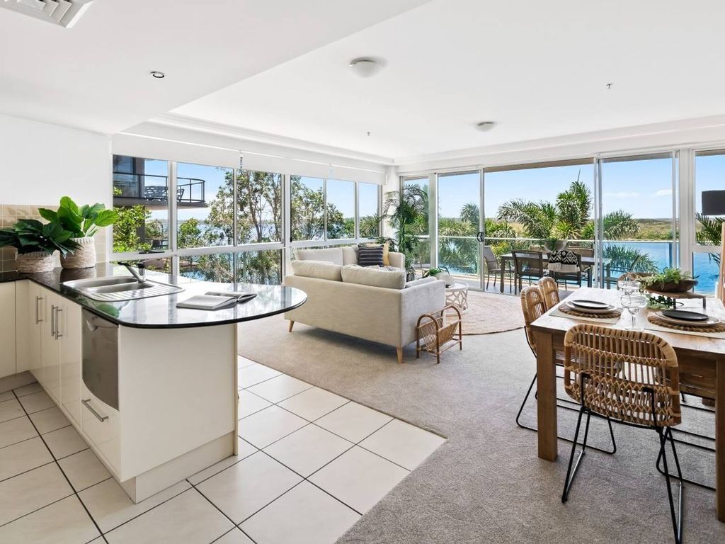 Luxury Waterfront Views! Maroochydore! Free Wifinetflixparkingwine