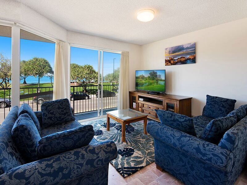 ? Kings Beach Ocean Front Views ? Private Balcony Overlooking Kings Beach