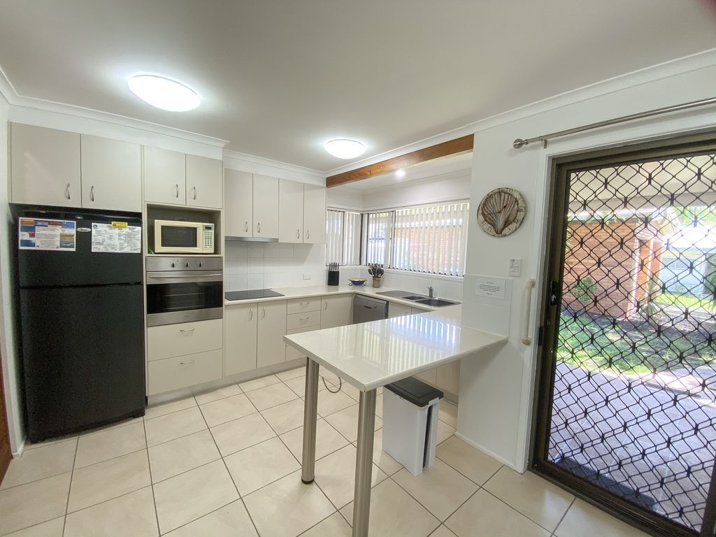 Yolanda - Burrum Heads- Beachfront - 3br- Aircon