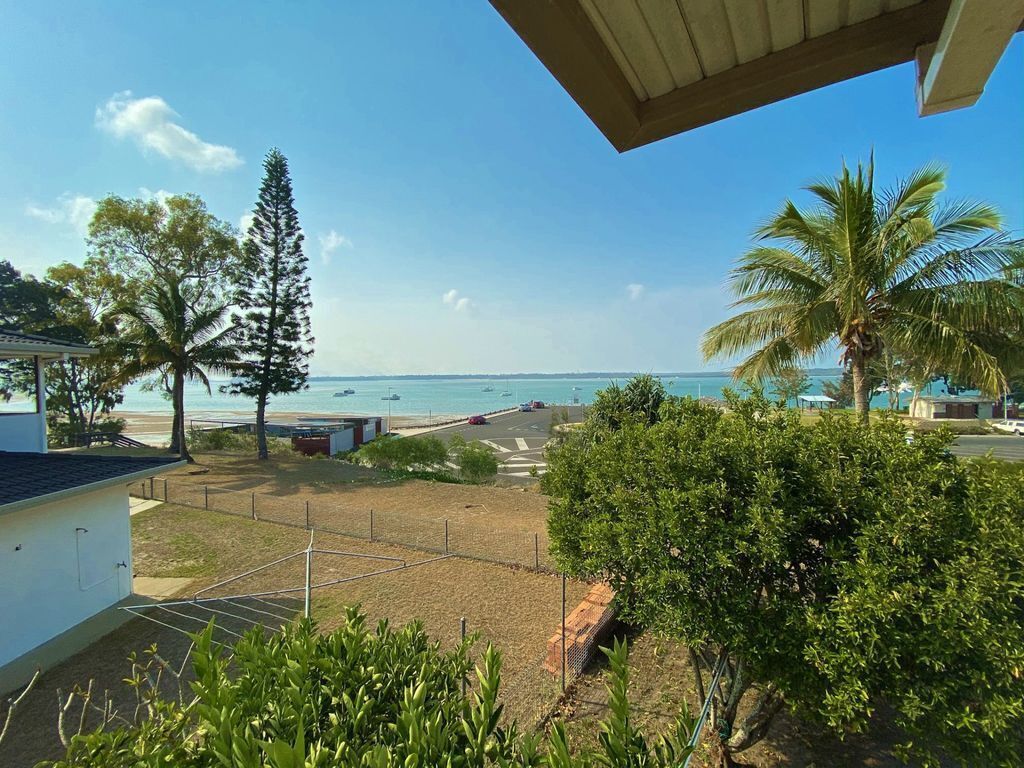 Utopia - Burrum Heads- Riverfront - 5br- Aircon- Pets Welcome