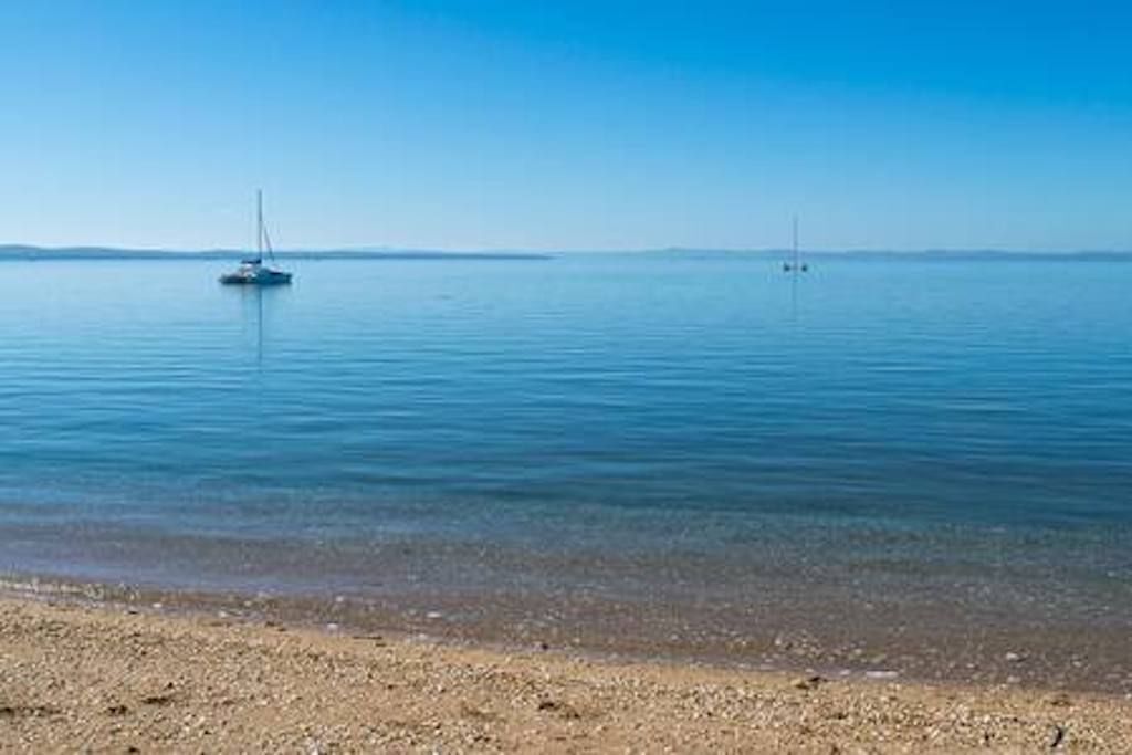 Beachfront Luxury Apartment Hervey BAY