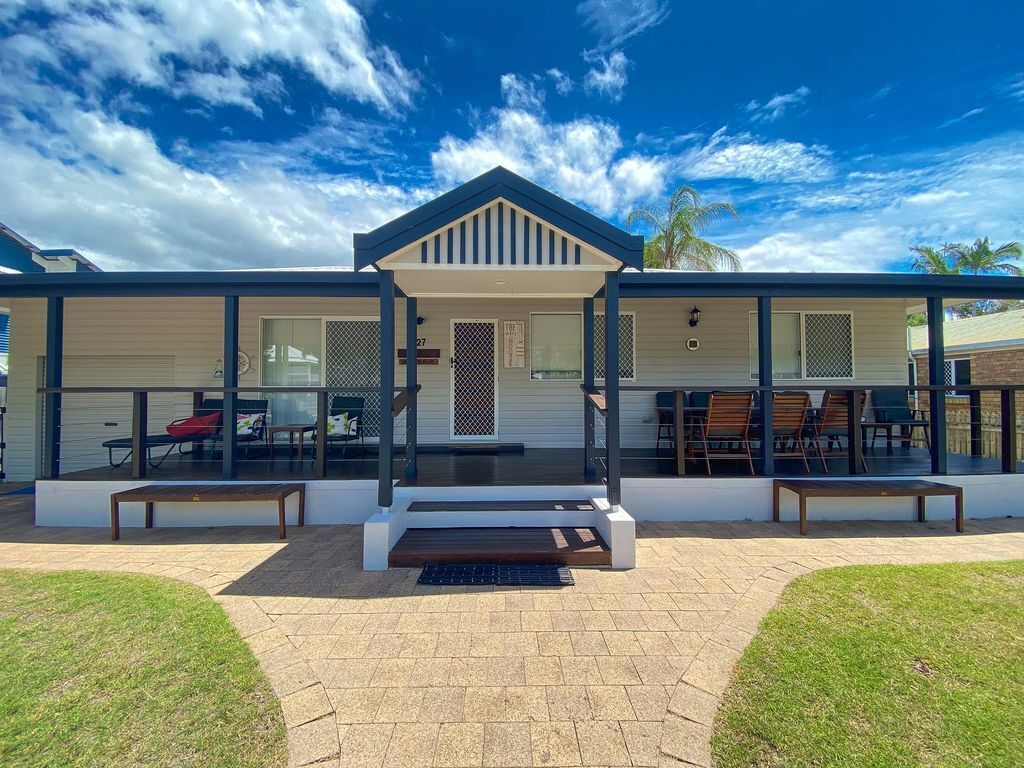 Beach House on Burrum- Close to Beach- 3br- Wifi-foxtel