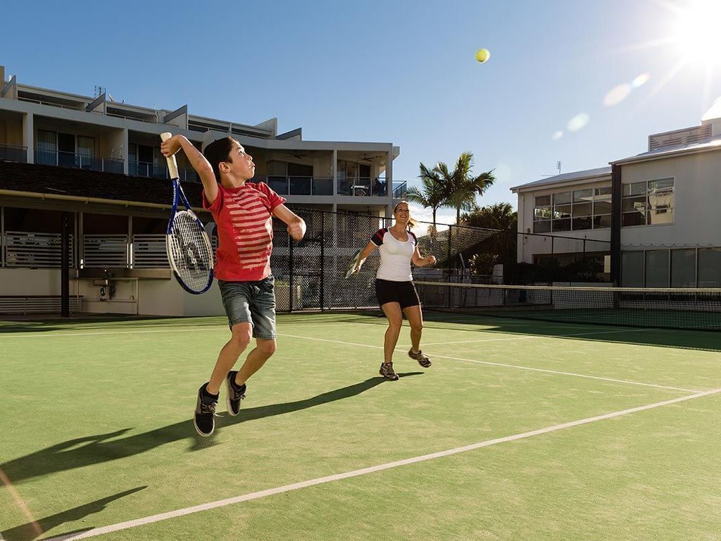 3BR Coolum Beach 🌴Roof Terrace🌞Spa💦Pool🎾Tennis