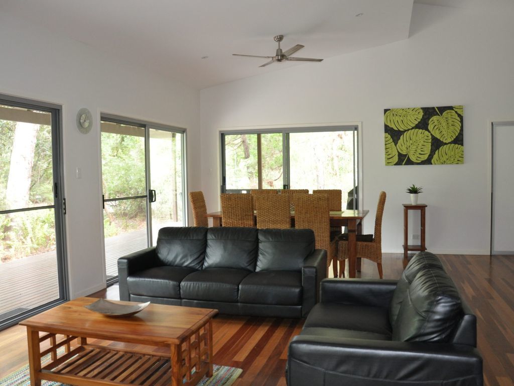 24 Esprit Drive - Beach Home With Open Plan Living and Walking Distance to Beach