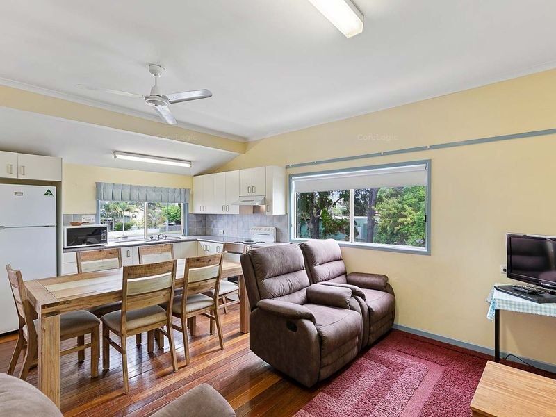 Sunrise Up - Burrum Heads- Riverfront- 3br- Pets Welcome