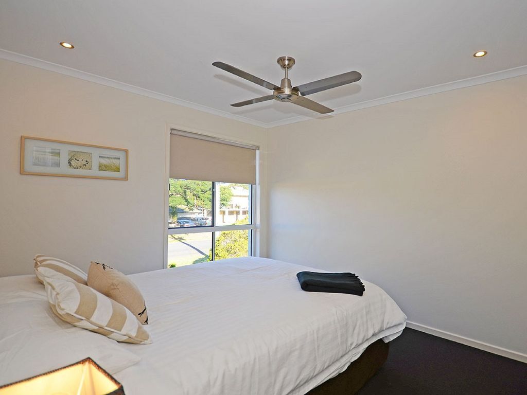 Beach Tails - Toogoom- Beachfront - 3br- Pets Welcome