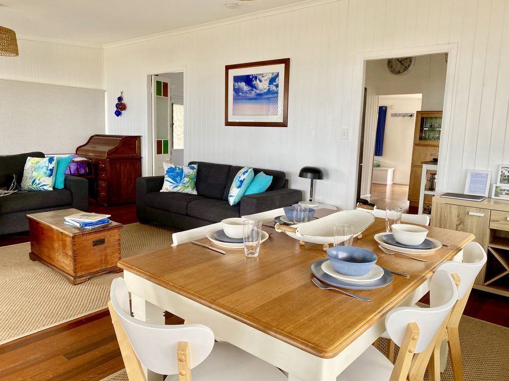 Burrum Beach House - Waterfront - Fishing Jetty - Sleeps 4