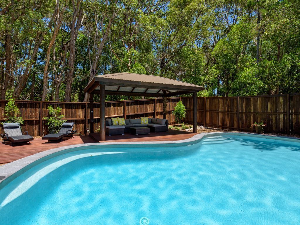 13 Orania Court, Rainbow Shores - Pool, Sleeps 8, air Conditioning, Fire pit
