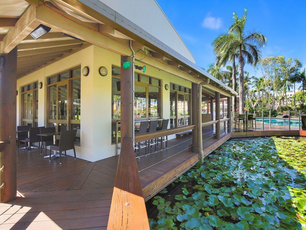 Resort Style - The Oasis Resort Villa 7, 2 Landsborough Pde