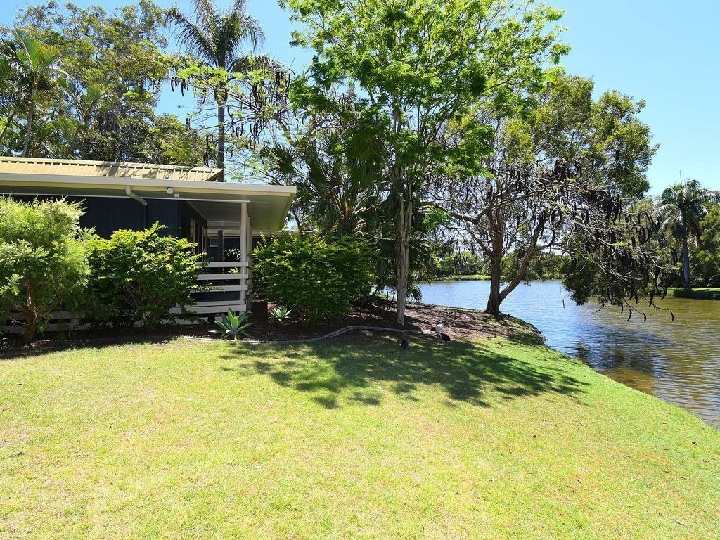 Lake View Villa - Urangan, QLD