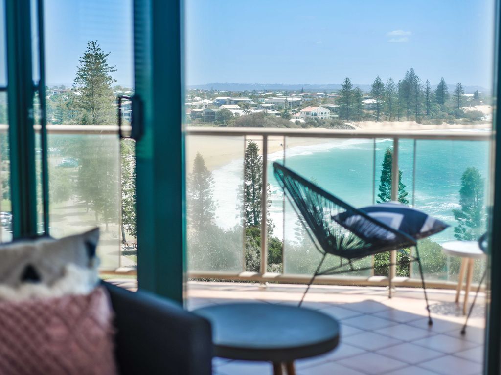 ?ocean Front Moffat Beach?private Rooftop Terrace Walk to Cafes/restaurants