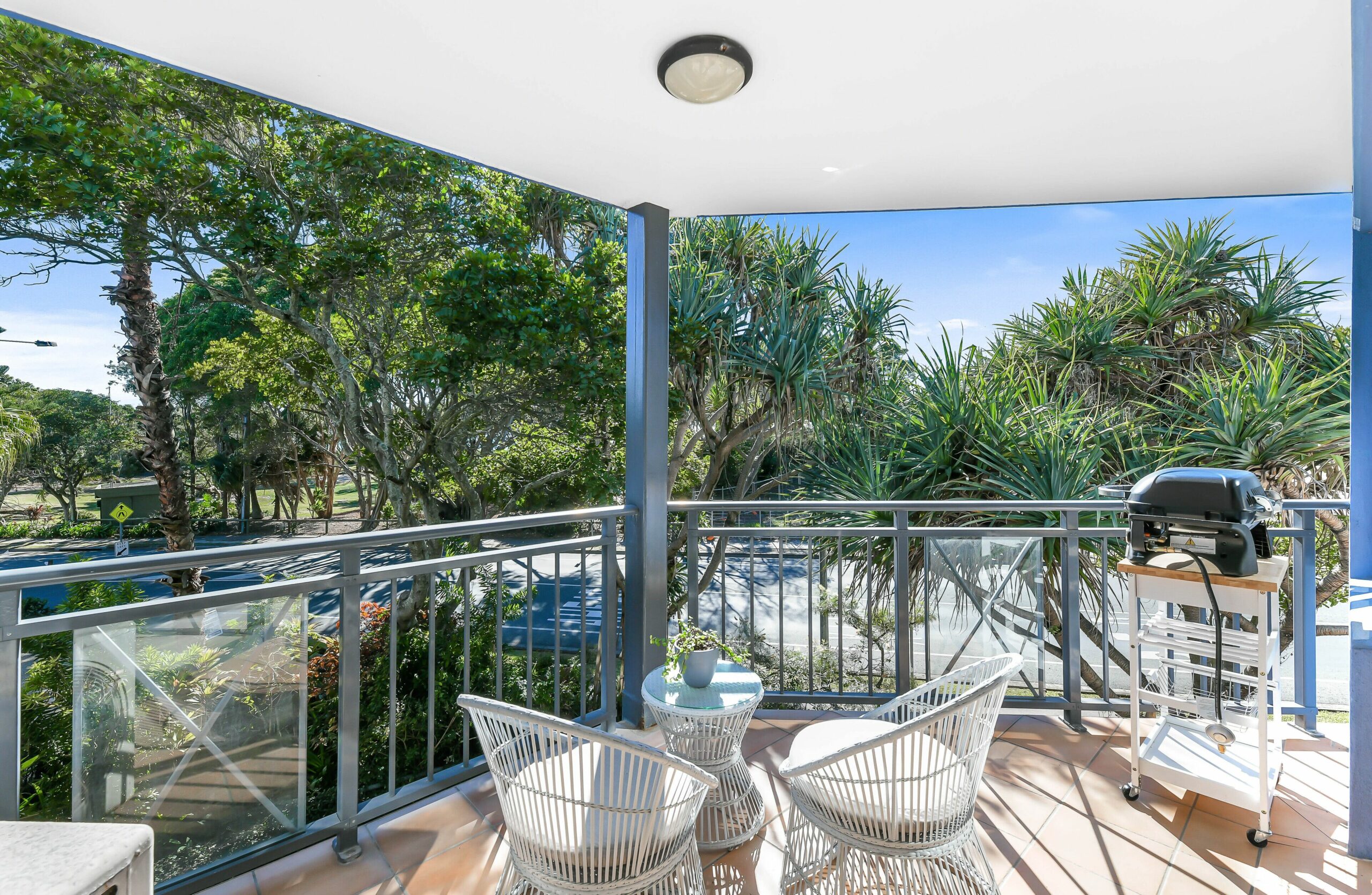 Sunshine Coast Beach Apartment - opposite Dicky Beach