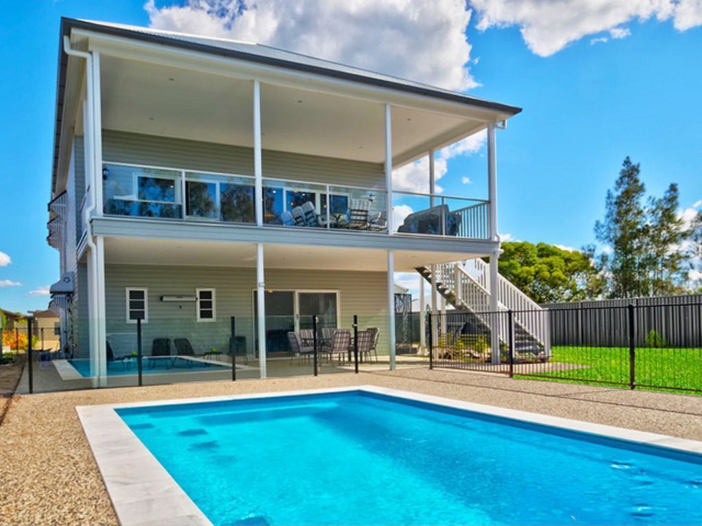 Hampton's House - Burrum Heads- Pool - 5BR - Close to Beach