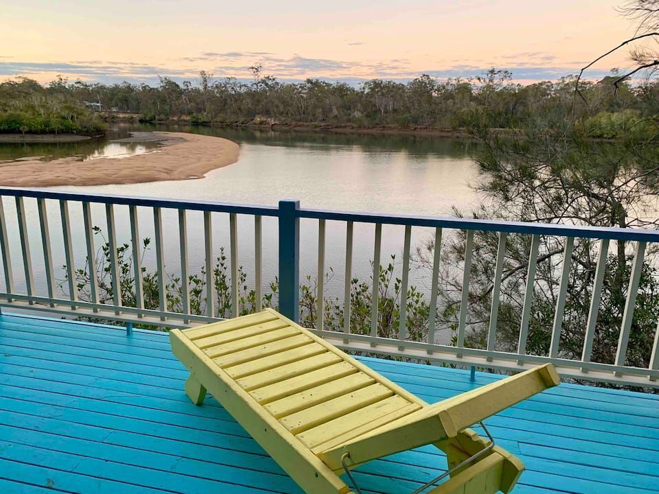 Burrum River Boat House - Pacific Haven- Riverfront - 2BR