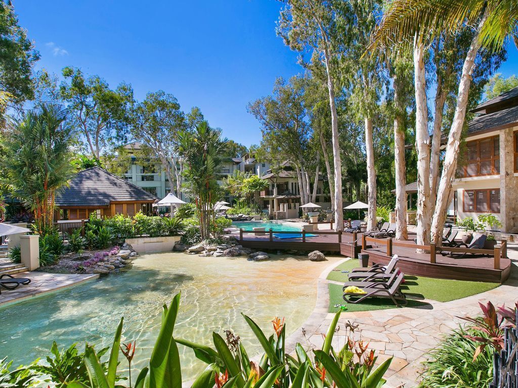 104 Sea Temple Resort, Palm Cove - Poolside Swimout Apt. in Sea Temple Resort