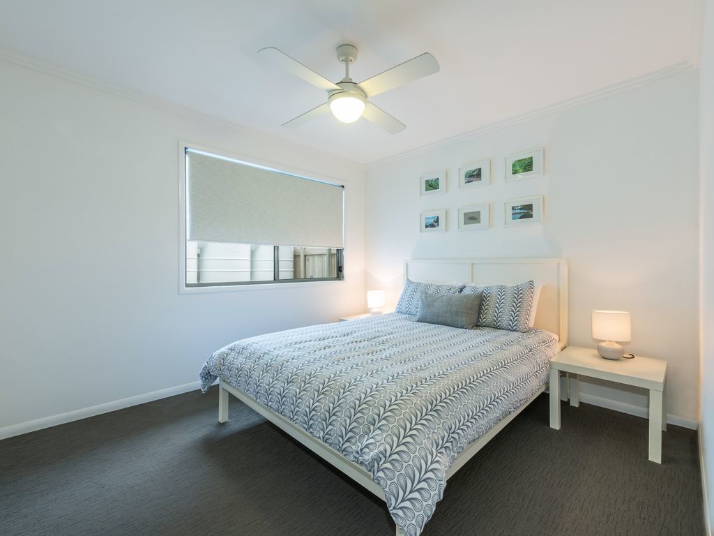 Sands Beach House B - Beachside Getaway, Wifi, Linen, Enclosed Garden