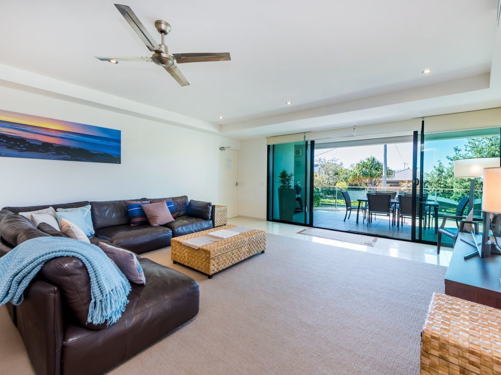 Stylish Beach Side Apartment - Unit 5 - 33 Lorikeet Drive