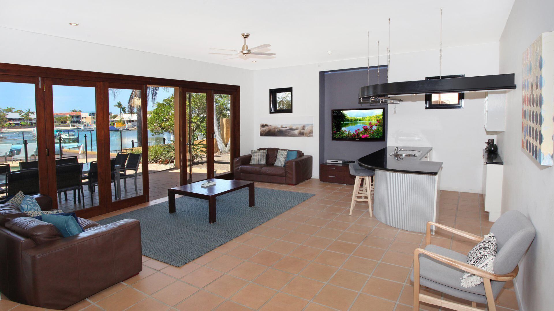 Tarcoola 41 - Five Bedroom House With Foxtel + Wifi + Aircon and BBQ in Mooloolaba