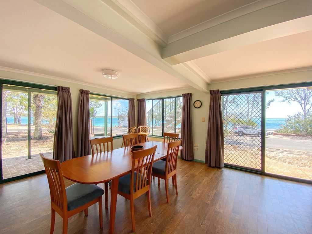 Seaspray Downstairs - Burrum Heads- Riverfront - 2br- Large Yard