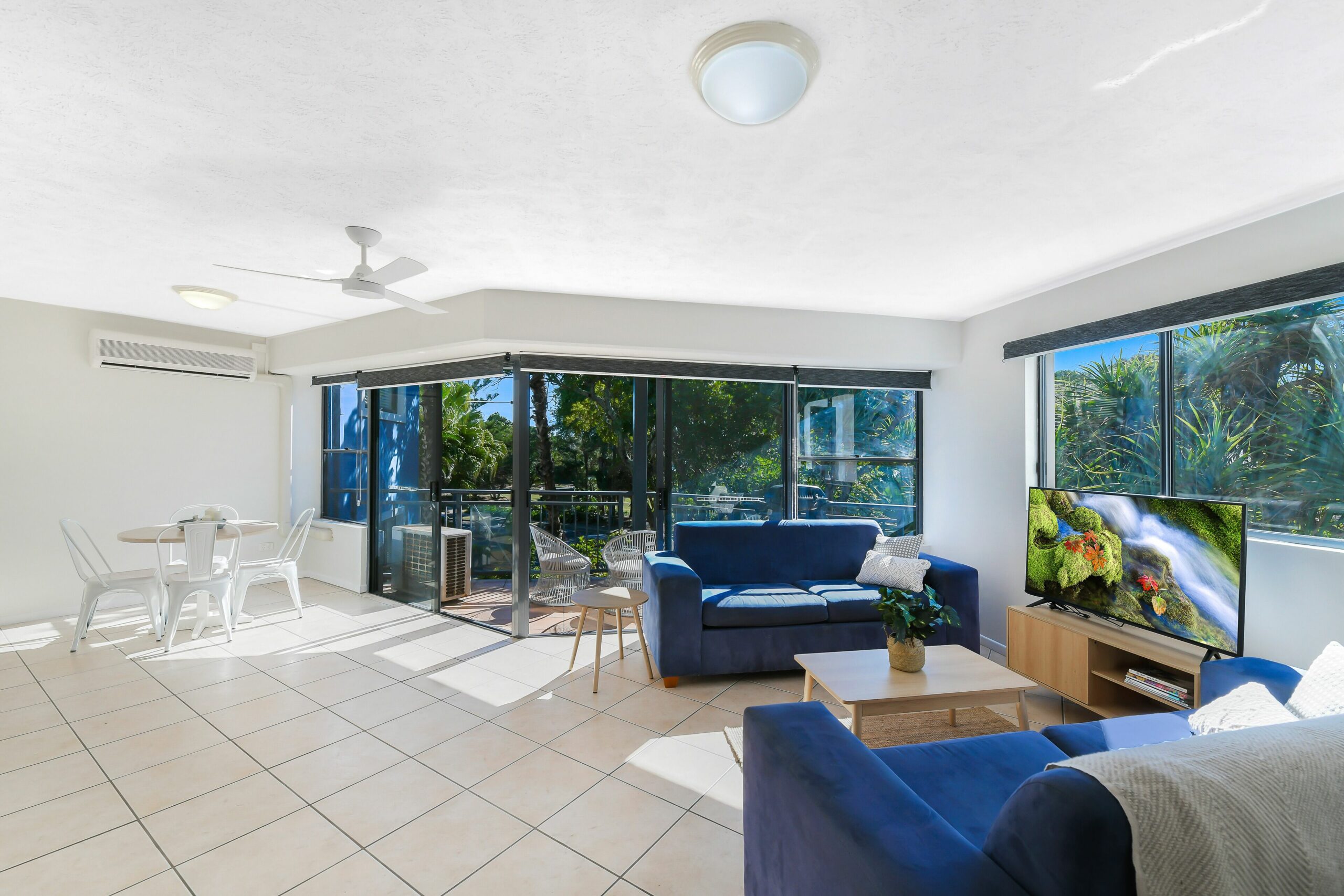 Sunshine Coast Beach Apartment - opposite Dicky Beach