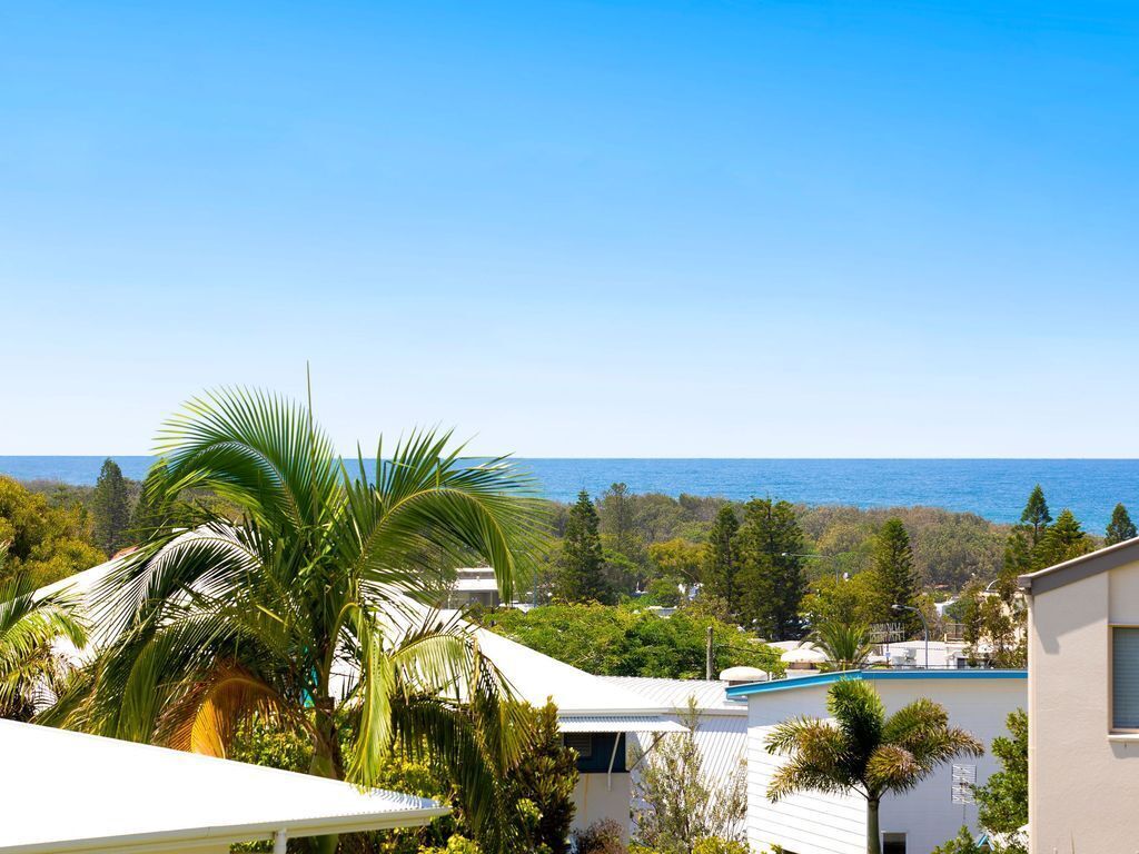 2BR Coolum Beach 🌴Rooftop Deck☀️Spa💦Tennis🎾Pool