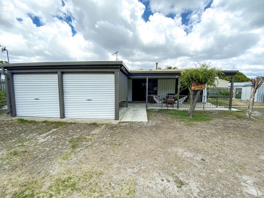 The Shack - Burrum Heads - 2BR - Refurbished - Air Con